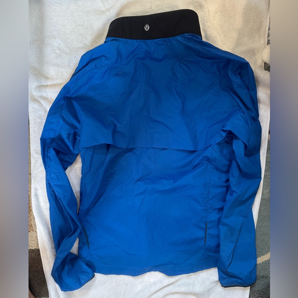 Lightweight Lululemon Wind Jacket - image 3